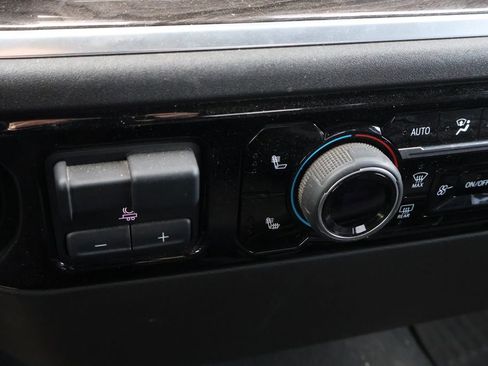 Used 2024 Chevrolet Silverado 2500 LTZ image 29