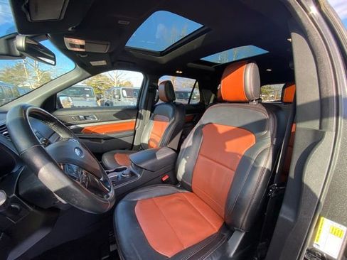 Used 2019 Ford Explorer XLT w/ Equipment Group 202A image 24