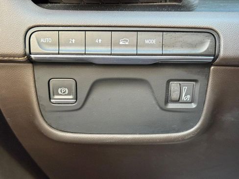 Used 2023 Cadillac Escalade Premium Luxury image 25