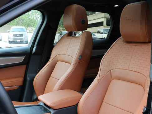 Used 2026 Jaguar F-PACE R-Dynamic S AWD/4WD image 11