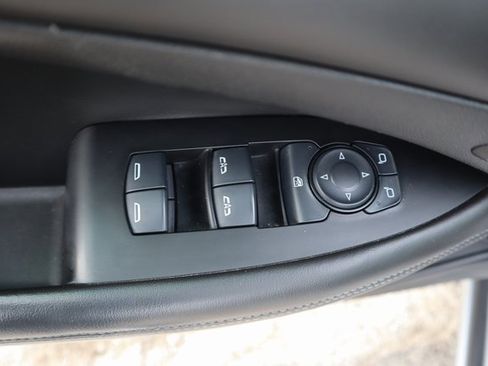 Used 2017 Buick LaCrosse Essence image 7