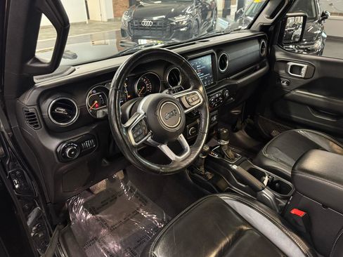 Used 2019 Jeep Wrangler Unlimited Sahara w/ Uconnect 4C Nav & Sound Group AWD/4WD image 28