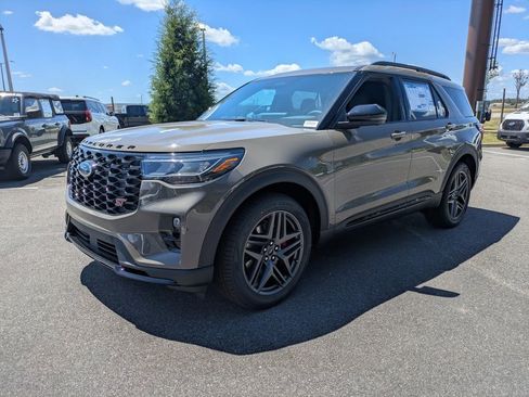 New 2026 Ford Explorer ST RWD image 8