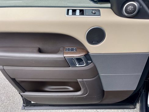 Used 2020 Land Rover Range Rover Sport HSE image 12