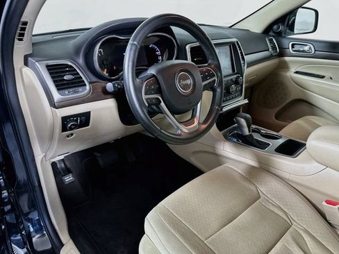 Used 2018 Jeep Grand Cherokee Laredo RWD image 10