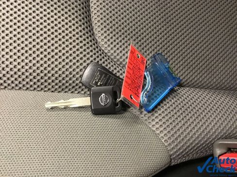 Used 2015 Nissan Frontier SV AWD/4WD image 50
