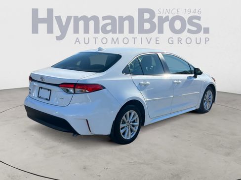 Used 2023 Toyota Corolla LE image 3