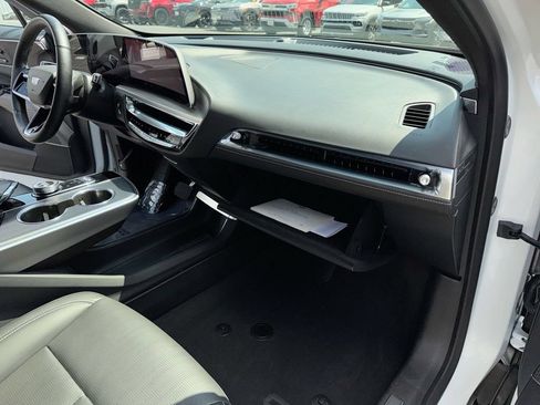 Used 2024 Cadillac Lyriq Sport RWD image 36