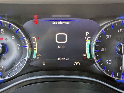 Used 2025 Chrysler Pacifica Select image 20