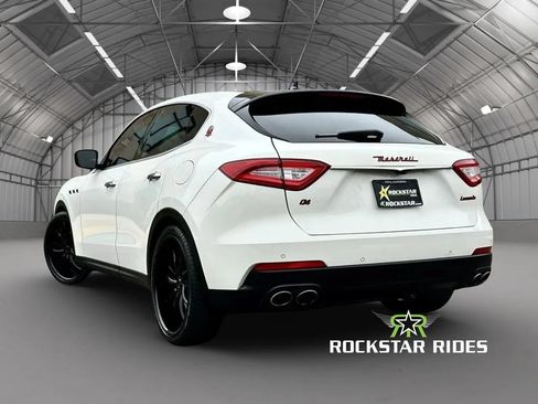 Used 2018 Maserati Levante AWD/4WD image 32
