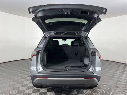 Used 2025 Chevrolet Equinox LT FWD image 45
