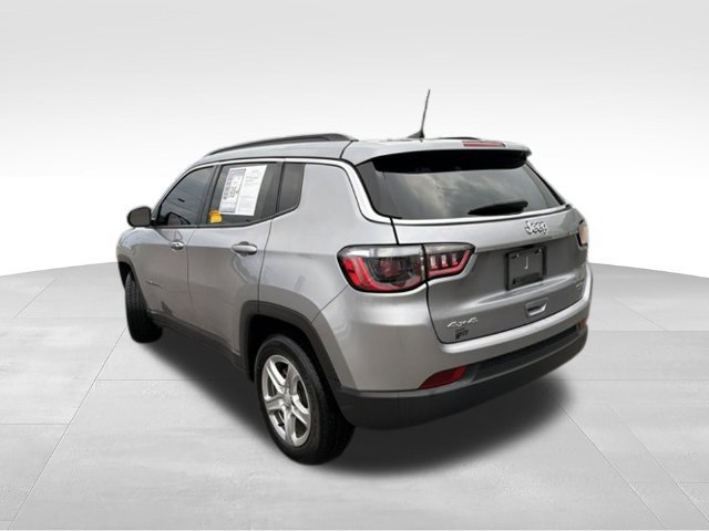 Used 2024 Jeep Compass Latitude AWD/4WD image 3