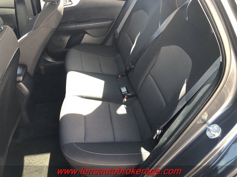 Used 2024 Kia Forte LXS FWD image 17