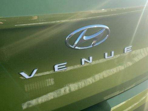Certified 2024 Hyundai Venue SEL image 34