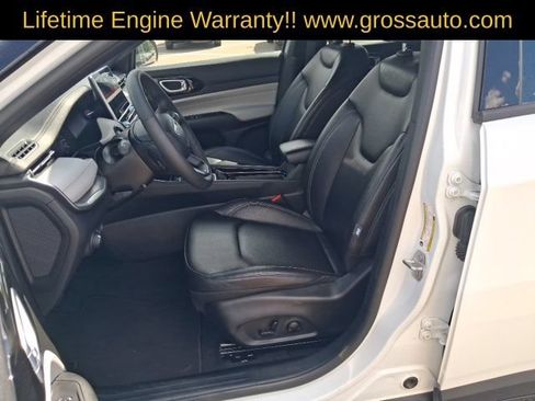 Used 2025 Jeep Compass Limited AWD/4WD image 13