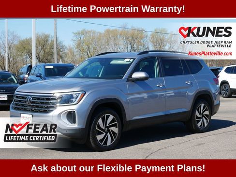 Used 2025 Volkswagen Atlas SE AWD/4WD image 4