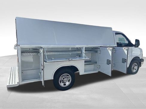 New 2025 Chevrolet Express 3500 w/ Power Convenience Package image 27