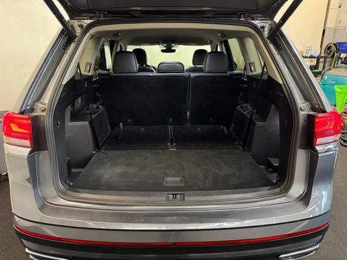 Used 2024 Volkswagen Atlas SE AWD/4WD image 7