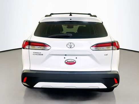 Used 2025 Toyota Corolla Cross LE image 6
