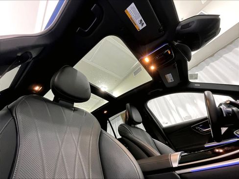 Used 2025 Mercedes-Benz GLC 300 4MATIC image 22