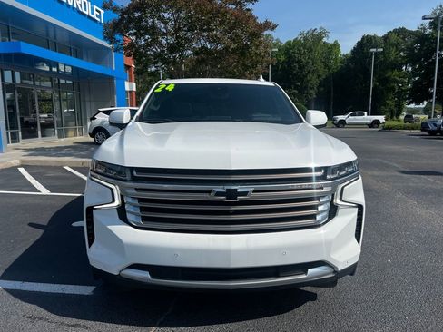 Used 2024 Chevrolet Tahoe High Country AWD/4WD image 3