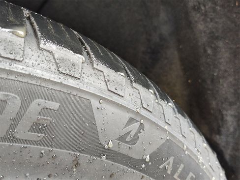 Used 2021 Chevrolet Tahoe Premier w/ Premium Package image 20