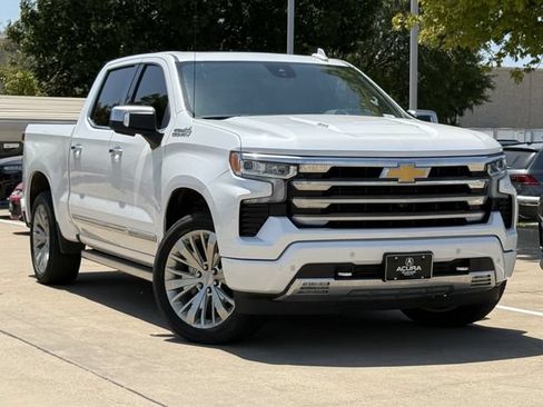Used 2023 Chevrolet Silverado 1500 High Country w/ Technology Package AWD/4WD image 2
