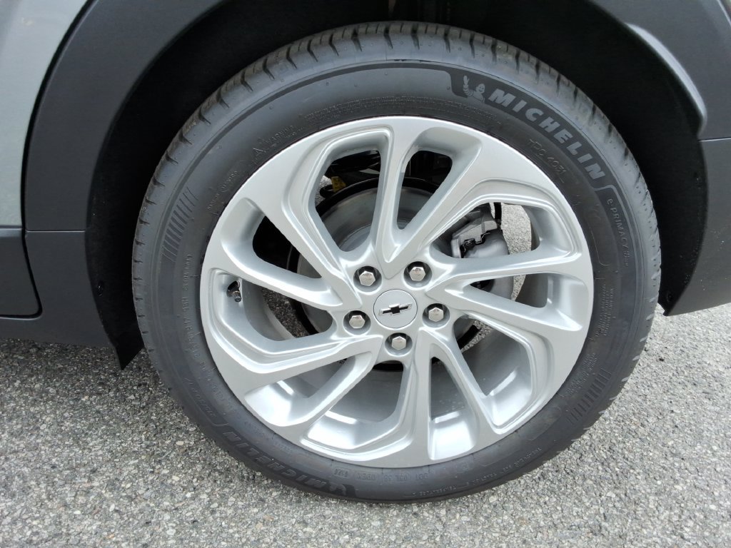 New 2027 Chevrolet Bolt LT w/ Comfort Package FWD image 12