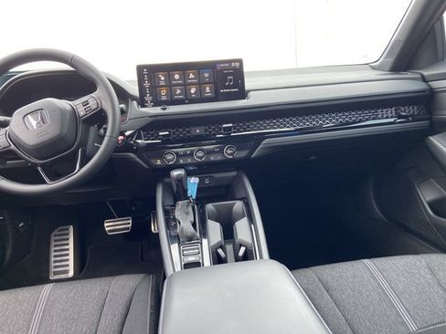 Used 2023 Honda Accord Sport image 15