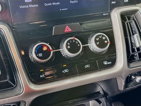 Used 2021 Kia Sorento LX image 19