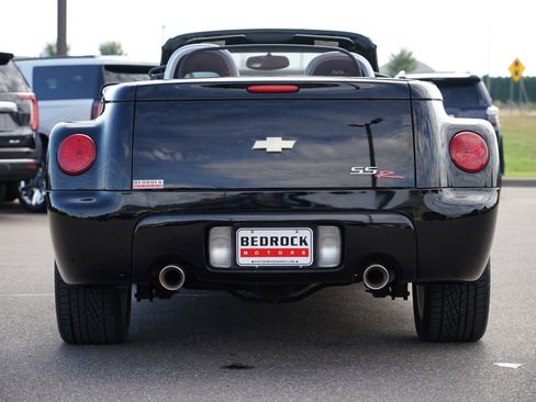 Used 2006 Chevrolet SSR w/ Preferred Equipment Group image 4