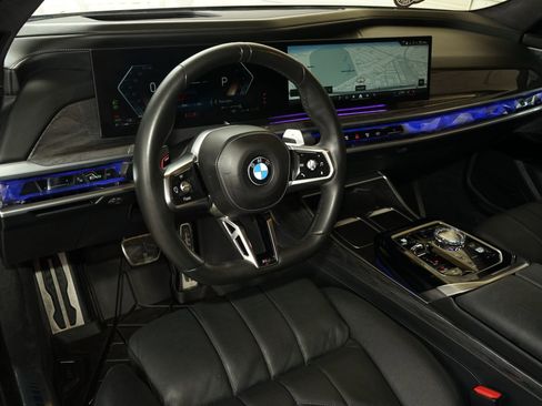 Used 2023 BMW 760i xDrive w/ Luxury Rear Seating Package AWD/4WD image 9