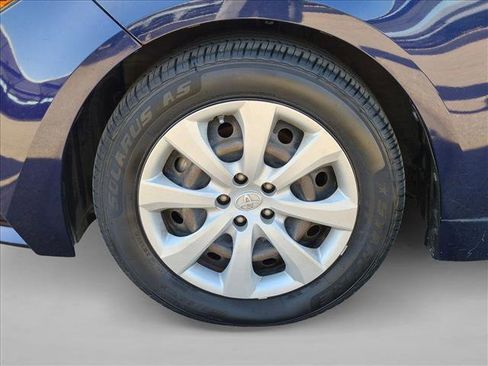 Used 2021 Toyota Corolla LE FWD image 6