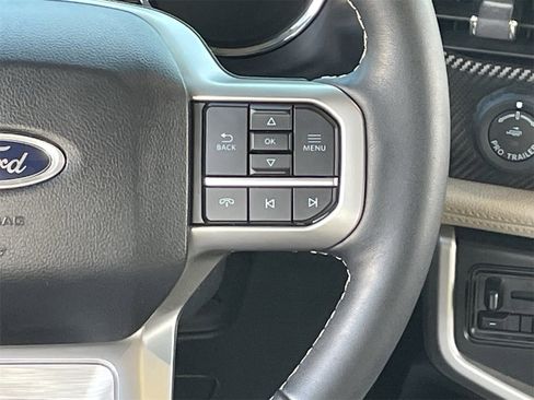 Used 2024 Ford Expedition Limited image 19