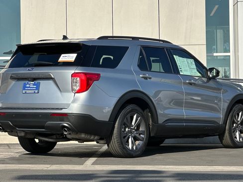 Certified 2022 Ford Explorer XLT w/ Equipment Group 202A image 3