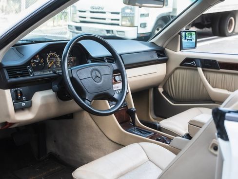 Used 1995 Mercedes-Benz E 320 Convertible image 14