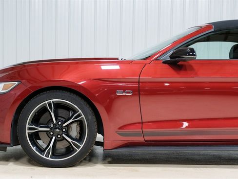 Used 2017 Ford Mustang GT Premium w/ Equipment Group 401A RWD image 3