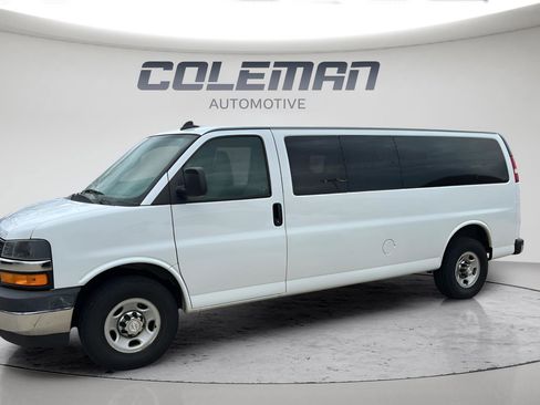 Used 2020 Chevrolet Express 3500 LT w/ LT Preferred Equipment Group RWD image 8