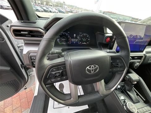 Used 2025 Toyota Tacoma TRD Off-Road image 14