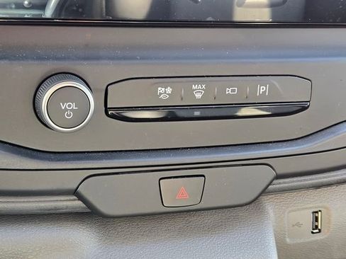 Used 2022 Ford E-Transit Medium Roof w/ Load Area Protection Package image 14