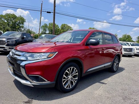 Used 2017 Mitsubishi Outlander ES AWD/4WD image 3