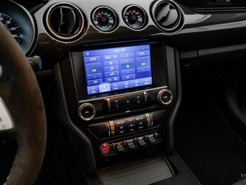 Used 2022 Ford Mustang Shelby GT500 w/ Carbon Fiber Track Pack image 76