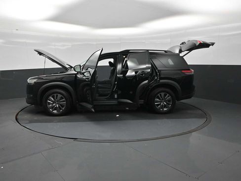 Used 2025 Nissan Pathfinder SV AWD/4WD image 29