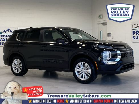 Used 2025 Mitsubishi Outlander ES image 1