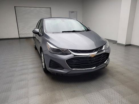 Used 2019 Chevrolet Cruze LT w/ Sun And Sound Package FWD image 14