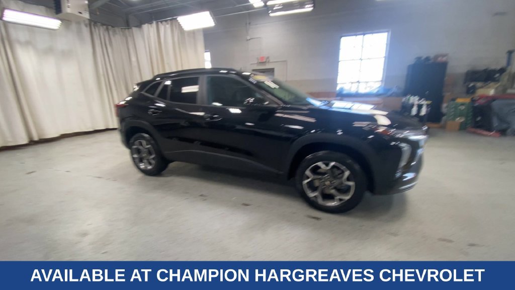 Certified 2024 Chevrolet Trax LT w/ Driver Confidence Package FWD image 2