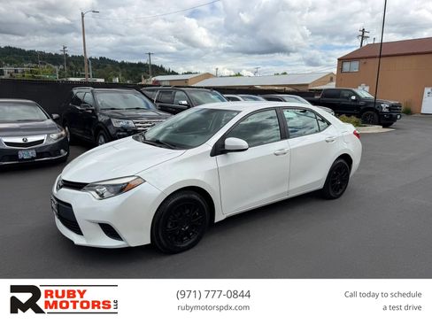 Used 2014 Toyota Corolla LE FWD image 1