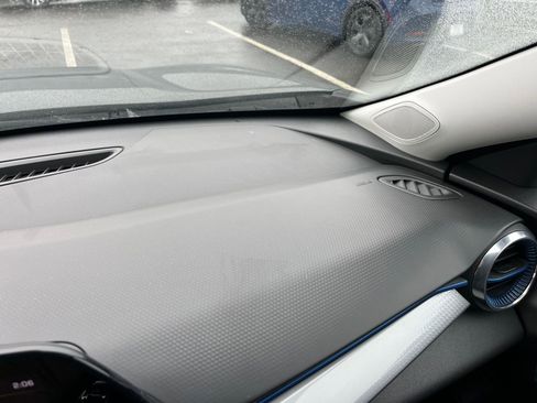 Used 2025 Chevrolet Trax LT w/ LT Convenience Package image 34