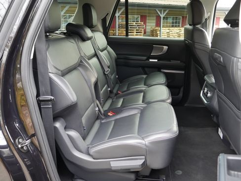 Certified 2025 Ford Expedition Max Platinum image 34