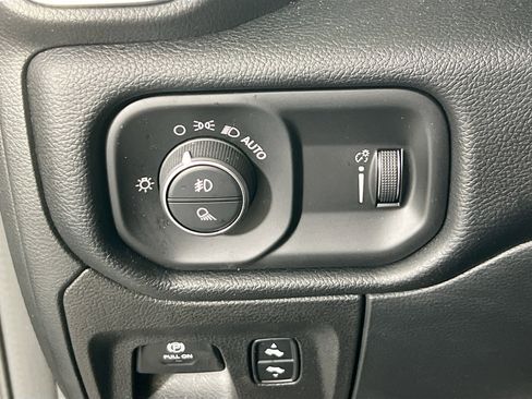 Used 2021 RAM 1500 Big Horn image 10